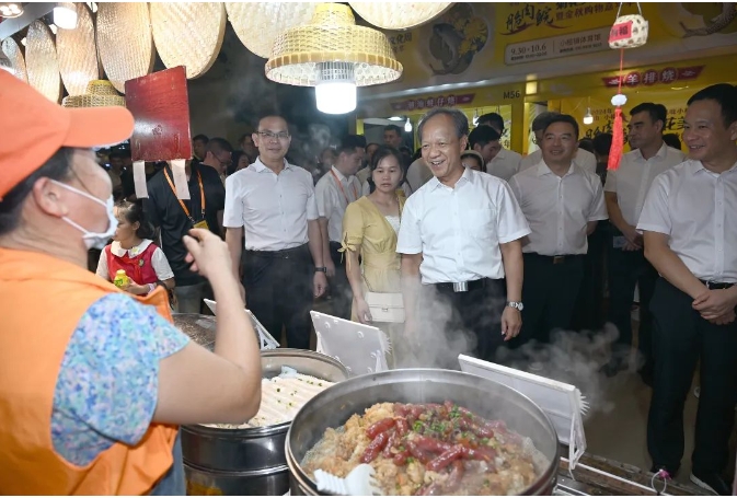 郭文海：夜经济要让市民有幸福感