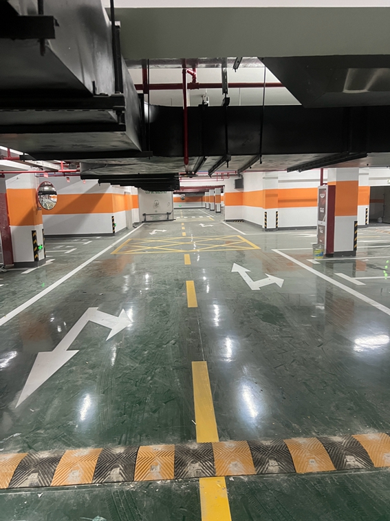目賞資訊：南京停車場地下車庫道路劃線的目的